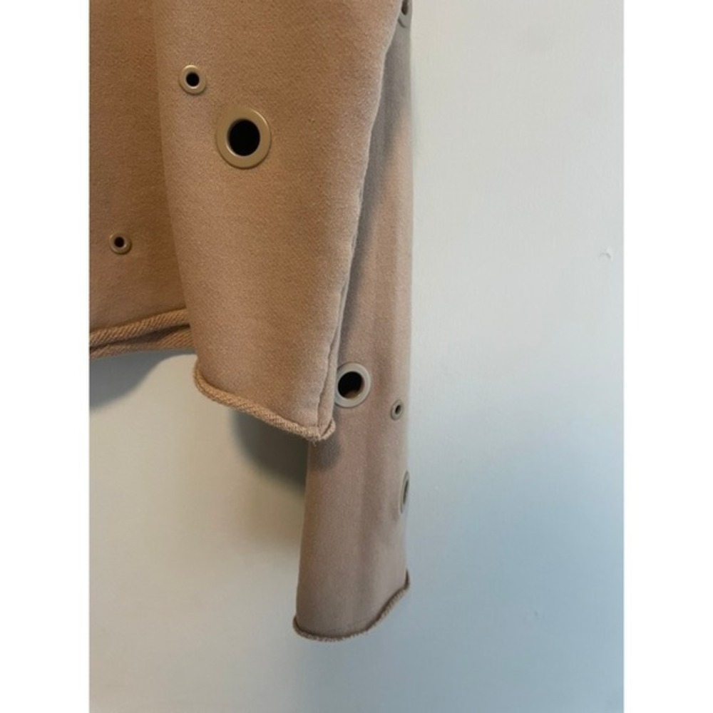 Alo Yoga Glimpse Hoodie Tan Cropped Grommet Cutout Sweatshirt Womens XS - Picture 8 of 9